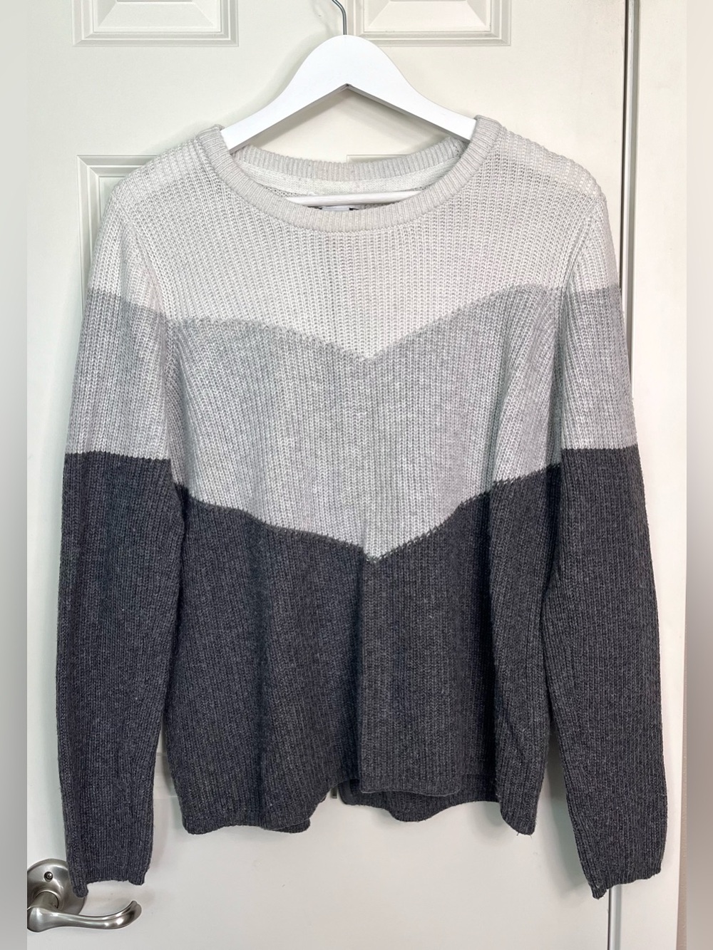 Design History Chevron Colorblock Crewneck Sweater